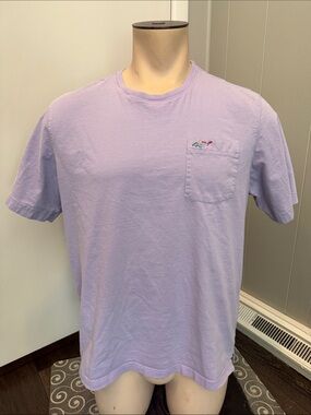 E Greg Norman Collection Men’s Med Lilac Short-Sleeve Tee with Embroidered Whale